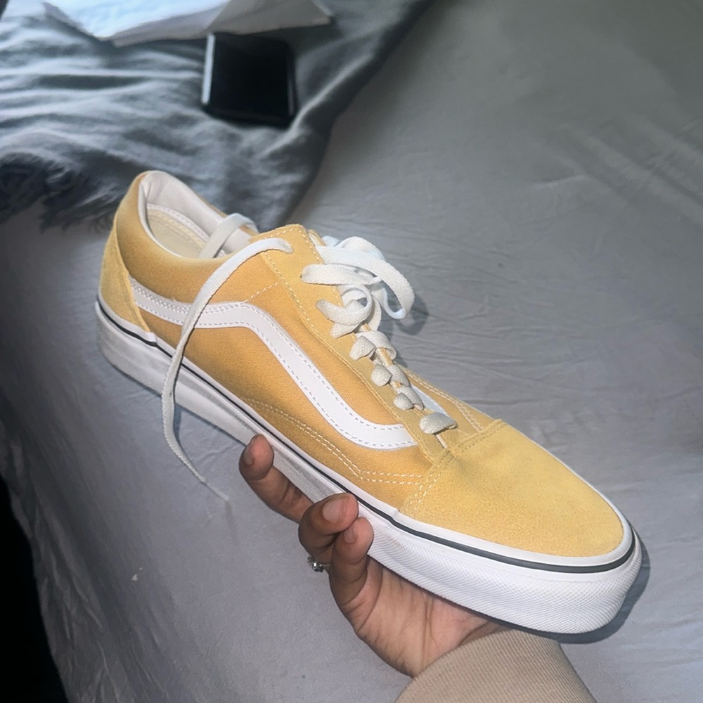 yellow men vans